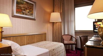 هتل بورلی هیلز رم