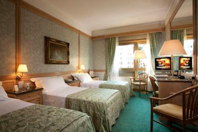 هتل بورلی هیلز رم