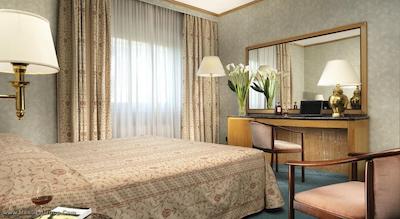 هتل بورلی هیلز رم