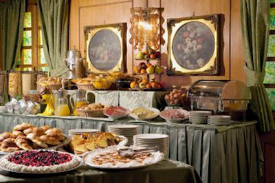 هتل بورلی هیلز رم