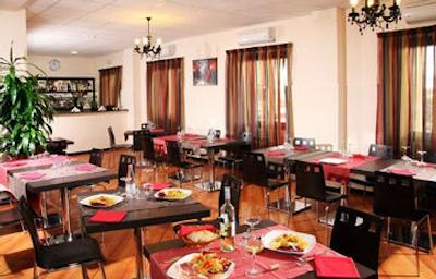 ریگال پارک هتل