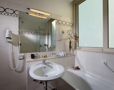 بست وسترن پیکادیلی