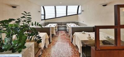 بست وسترن پیکادیلی