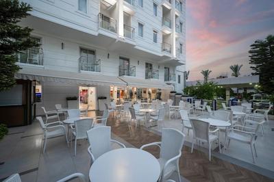 سی لایف فامیلی ریزورت هتل