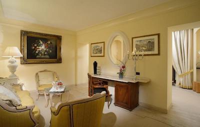 کلونا پالاس