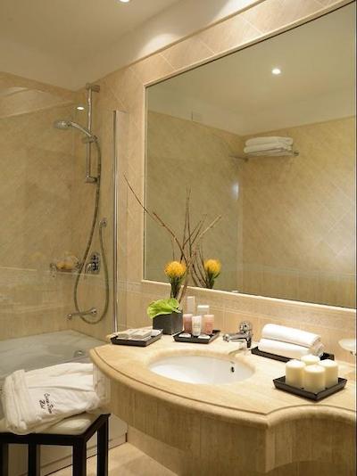 کلونا پالاس