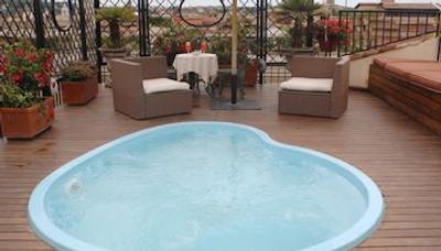 کلونا پالاس