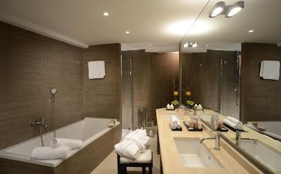 کلونا پالاس