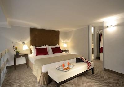 کلونا پالاس