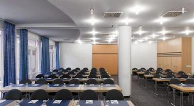 تریپ بای ویندهام هال