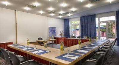 تریپ بای ویندهام هال