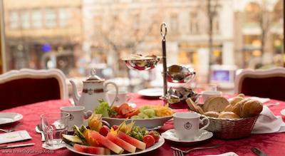 آمباسادور زلاتا هوسا