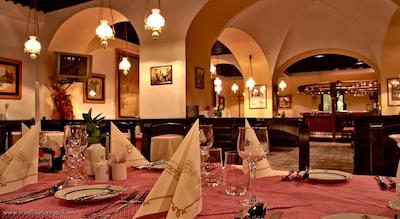 آمباسادور زلاتا هوسا