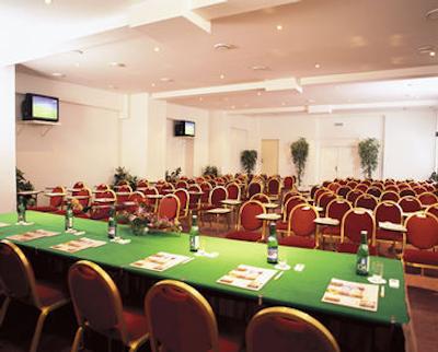 آمباسادور زلاتا هوسا