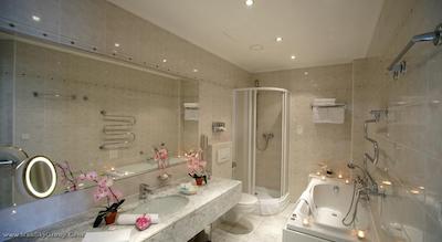 آمباسادور زلاتا هوسا