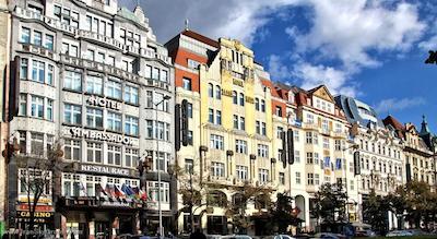 آمباسادور زلاتا هوسا