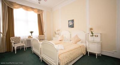 آمباسادور زلاتا هوسا