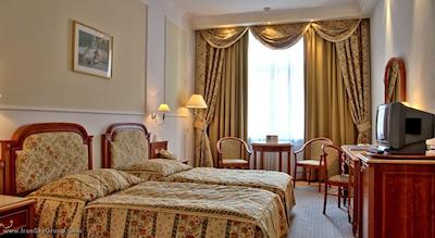 آمباسادور زلاتا هوسا