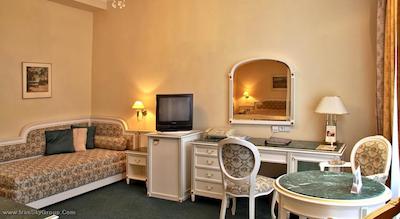 آمباسادور زلاتا هوسا