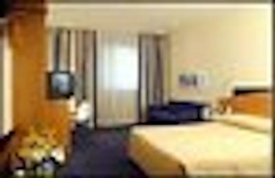 هالیدی این اکسپرس رم-ایست