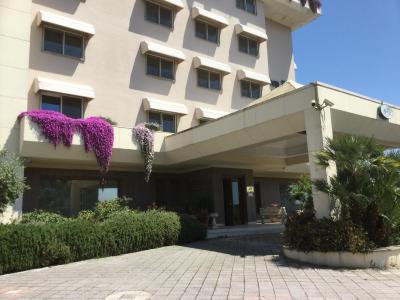 گرین پارک هتل پامفیلی