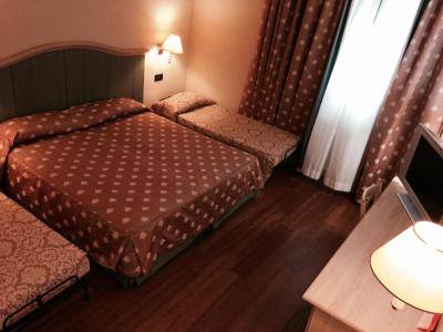 گرین پارک هتل پامفیلی