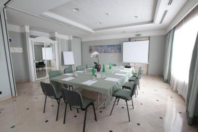 گرین پارک هتل پامفیلی