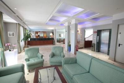 گرین پارک هتل پامفیلی