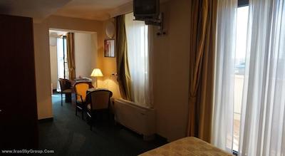 اسموت هتل رم وست