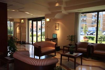 اسموت هتل رم وست