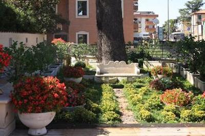 اسموت هتل رم وست