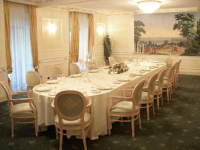 آمباشیاتوری پالاس