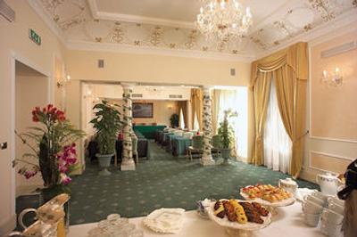 آمباشیاتوری پالاس