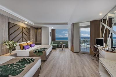 دلفین بی گراند ریزورت