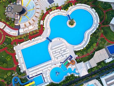 میراکل ریزورت هتل