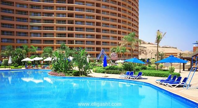 تایتانیک دلوکس لارا