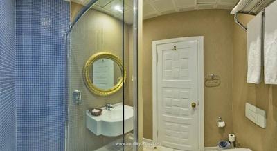 عثمان بی فاتیح هتل