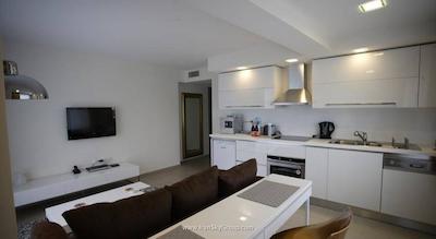 هم استی هم نیشانتاشی