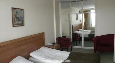 فرست آپارت هتل