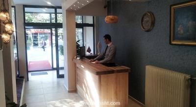 فرست آپارت هتل