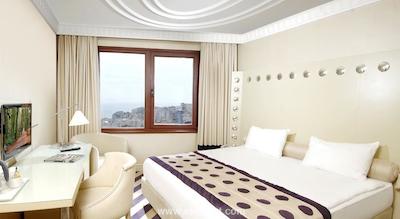 تکسیم تاون هتل