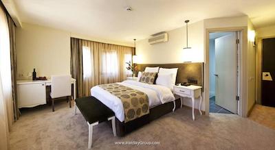 تکسیم تاون هتل