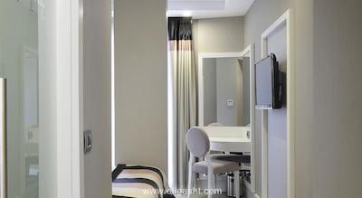 میا بر هتلز