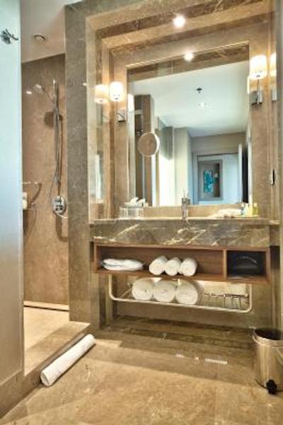 رنسانس استانبول پلات بسفروس هتل