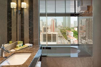 رنسانس استانبول پلات بسفروس هتل