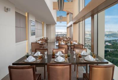 رنسانس استانبول پلات بسفروس هتل