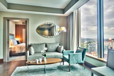 رنسانس استانبول پلات بسفروس هتل