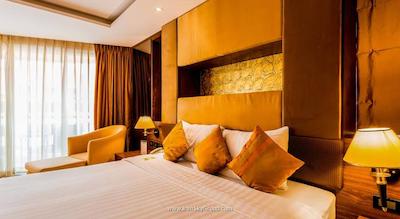 نوا گلد هتل