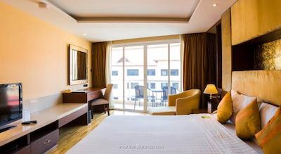 نوا گلد هتل