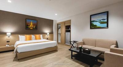 آدلفی پاتایا